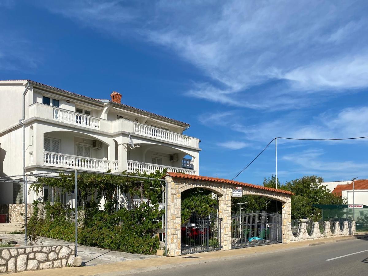 Apartments Marija โลปาร์ ภายนอก รูปภาพ