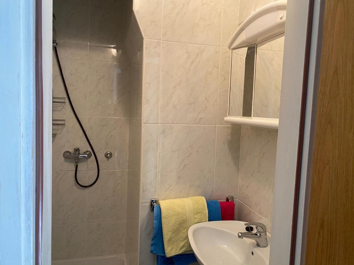 Apartments Marija โลปาร์ ภายนอก รูปภาพ