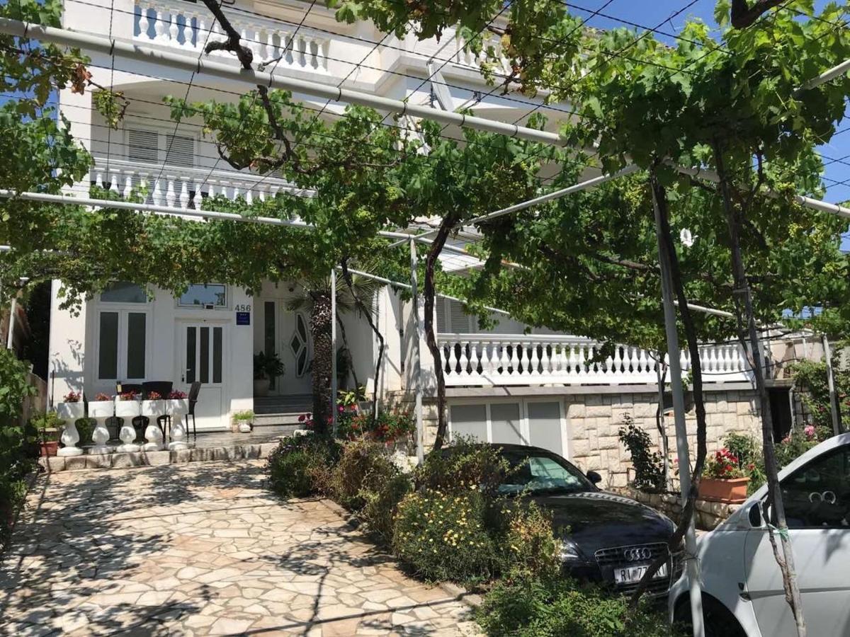 Apartments Marija โลปาร์ ภายนอก รูปภาพ