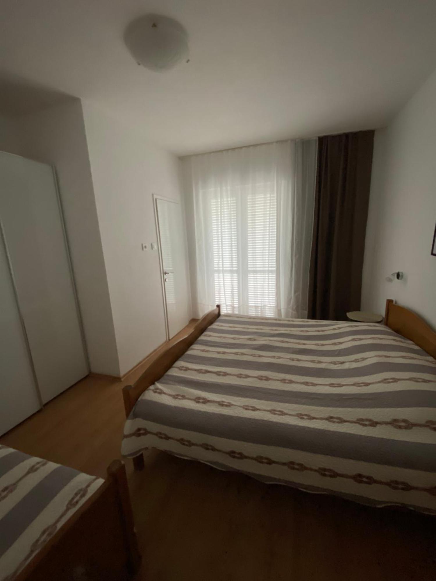 Apartments Marija โลปาร์ ภายนอก รูปภาพ